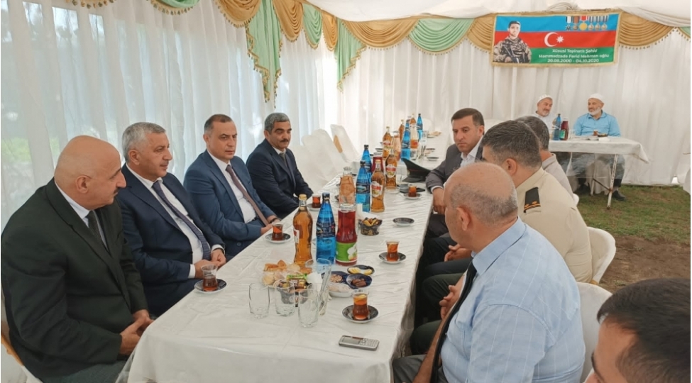 agdash-rayonunda-iki-shehidin-ildonumu-qeyd-olunub-foto