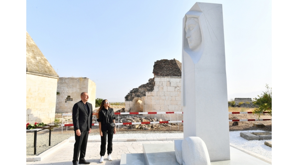 imaret-kompleksinde-gorulecek-ishlerle-tanishliq-ve-xurshidbanu-natevanin-qebirustu-abidesinin-achilishi-yenilenib