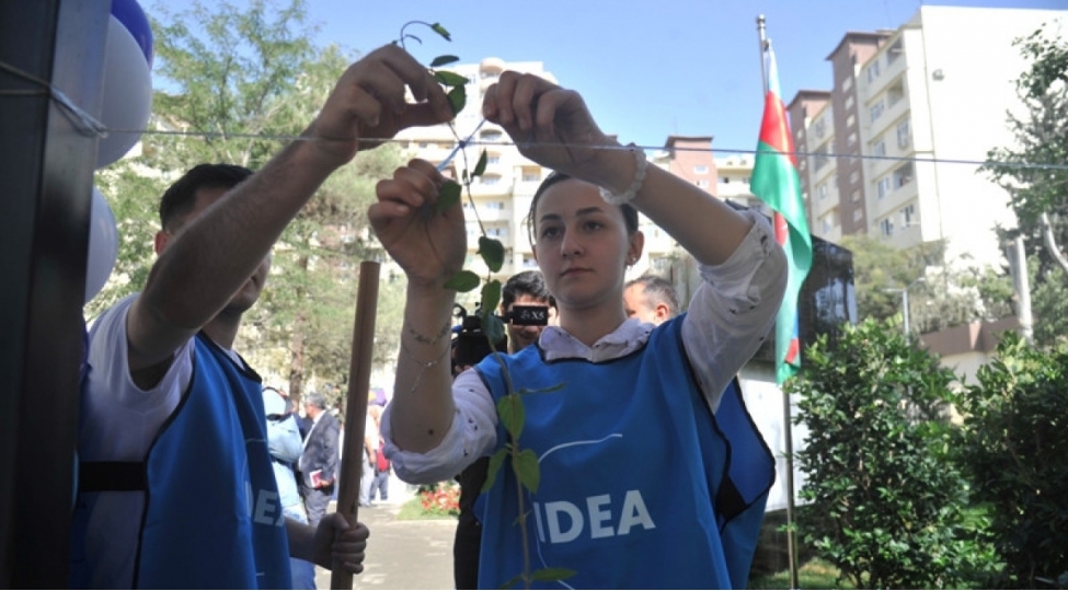 idea-nin-teshebbusu-ile-1200-sakinin-yashadigi-heyet-yenilenib-foto
