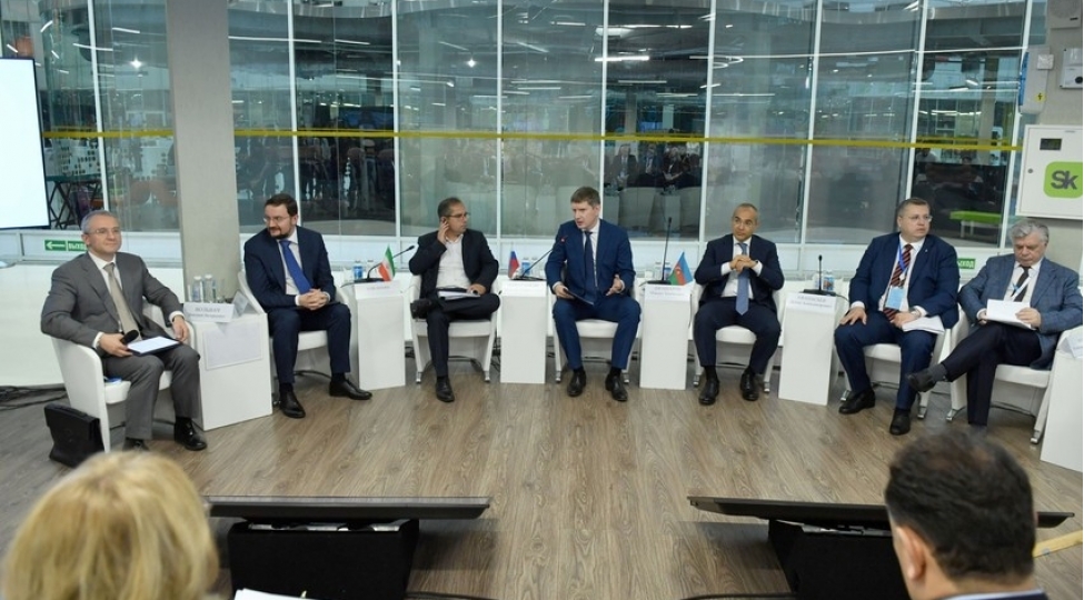 mikayil-cabbarov-ii-xezer-iqtisadi-forumunda-ishtirak-edib