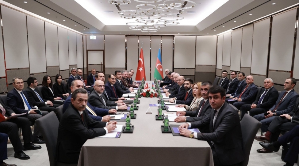 azerbaycan-ve-turkiye-energetika-nazirlerinin-ikiterefli-gorushu-kechirilib-foto