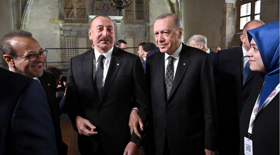 prezident-praqada-fotolar