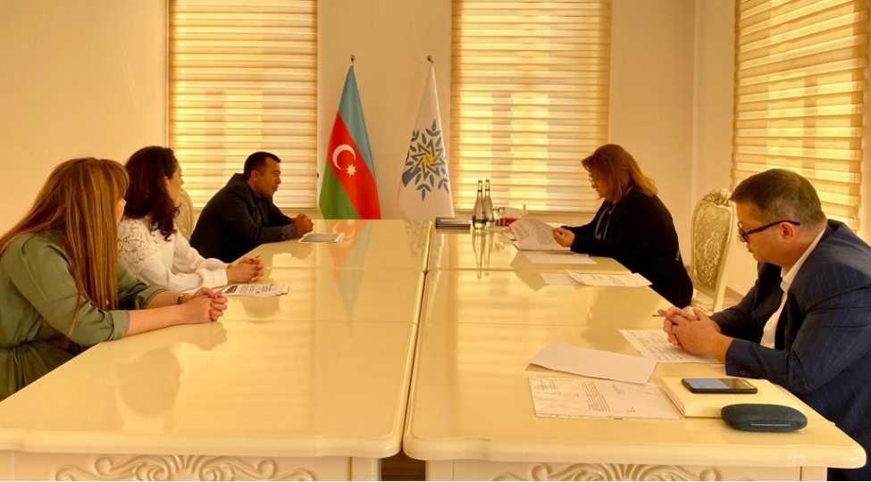 milli-meclisin-komite-sedri-hicran-huseynova-novbeti-defe-qebul-kechirib-foto