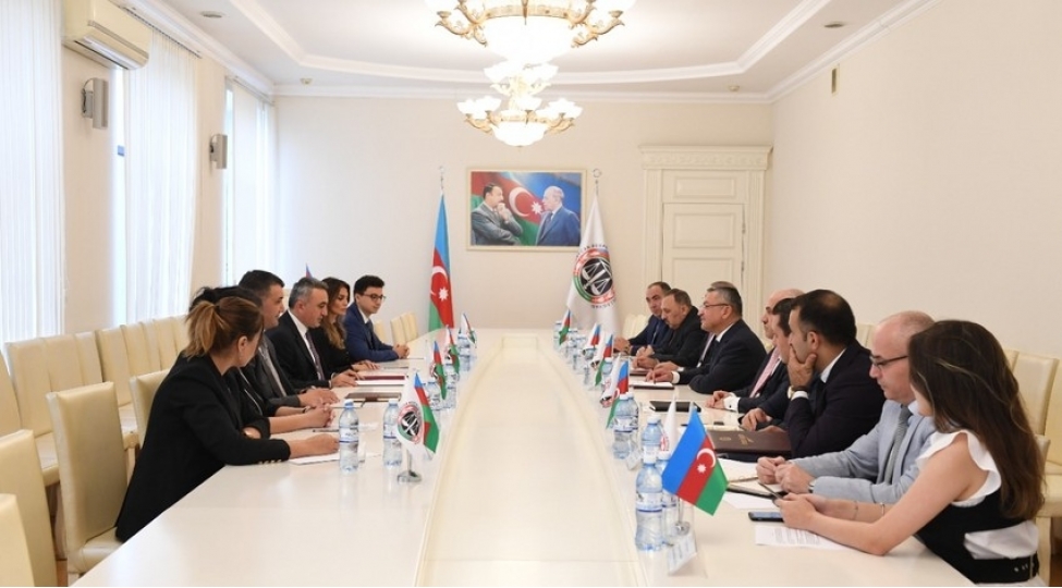 dovlet-komitesinde-vekiller-kollegiyasi-ile-emekdashliq-memorandumu-imzalanib