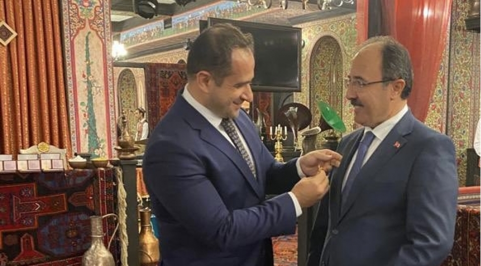 turkiyenin-azerbaycandaki-sefiri-shusha-medali-ile-teltif-olunub