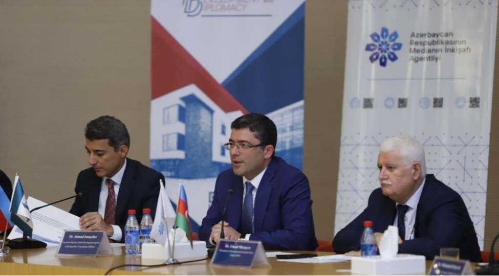 media-ve-ada-universiteti-telejurnalistler-uchun-telimlere-bashlayib-foto