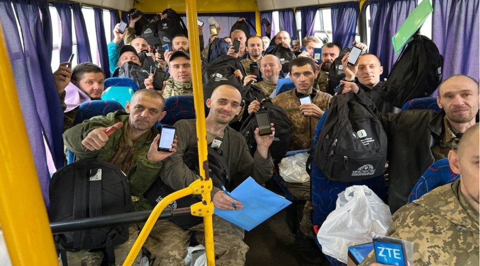 ukrayna-daha-32-herbchisini-esirlikden-qaytarib-foto