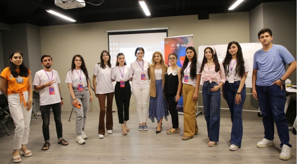 bullinqe-qarshi-mubarize-istiqametinde-telim-proqraminin-ilk-merhelesi-basha-chatib-foto
