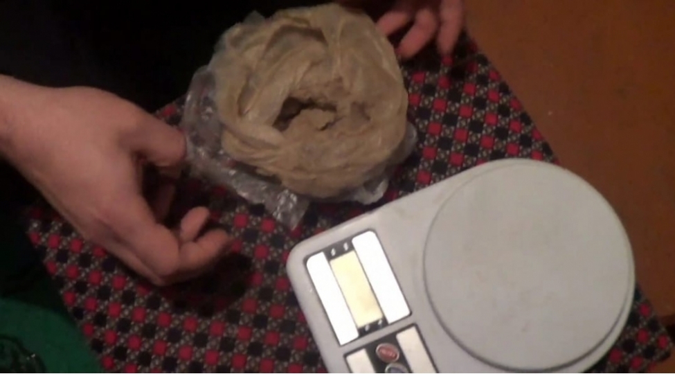 masalli-sakininin-uzerinde-ve-yashadigi-evde-kulli-miqdarda-heroin-ashkarlanib