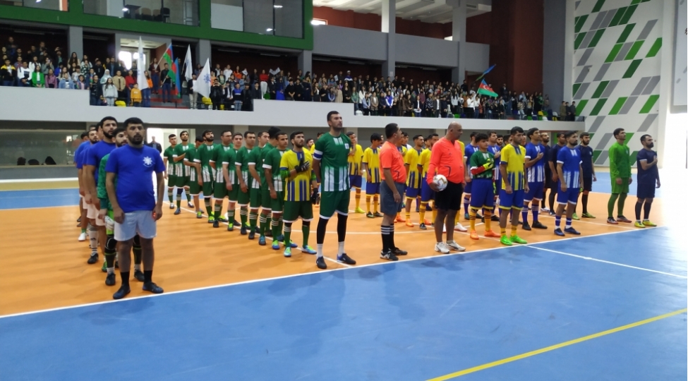 yeni-azerbaycan-partiyasinin-tesis-edilmesinin-30-illiyine-hesr-olunmush-minifutbol-turnirine-start-verilib