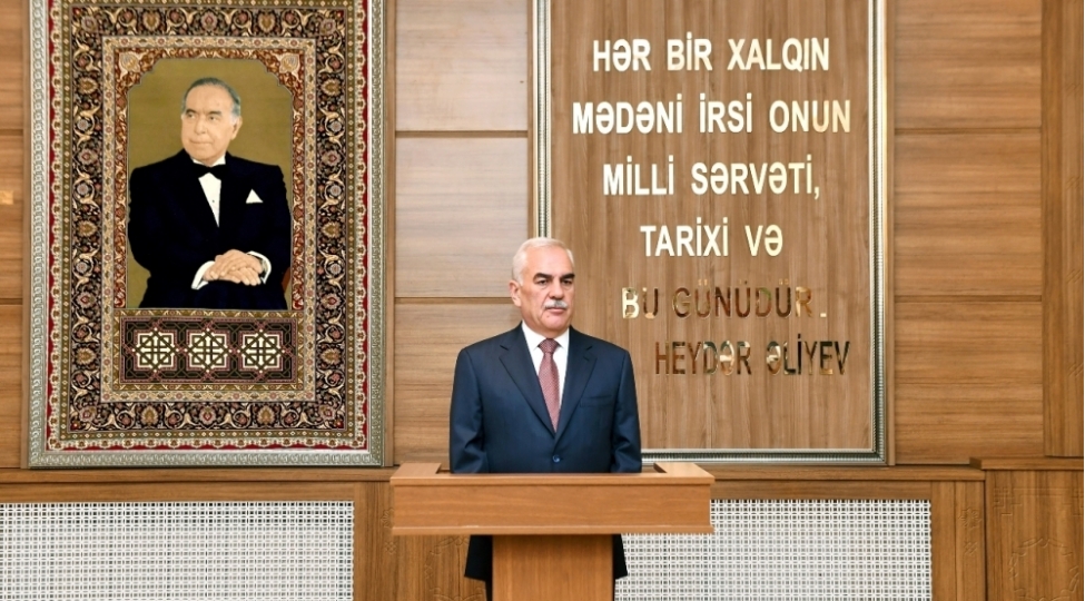 kamil-eliyev-adina-naxchivan-dovlet-xalcha-muzeyinin-teqdimati-olub