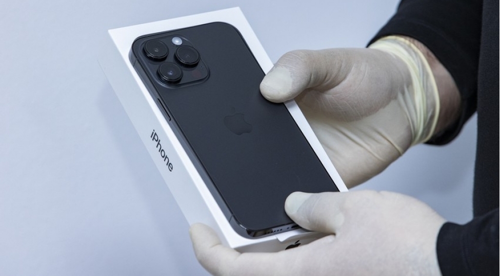 40-eded-iphonenin-olkeye-qanunsuz-kechirilmesinin-qarshisi-alinib