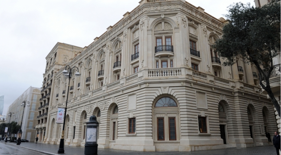 gurcu-teatri-akademik-musiqili-teatrin-qonagi-olacaq