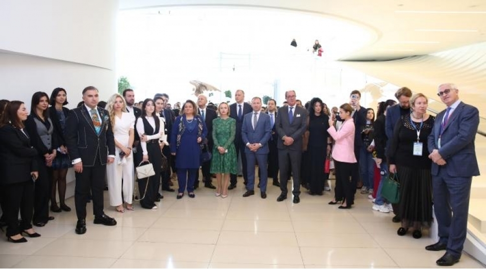 heyder-eliyev-merkezinde-chagirishin-17-simasi-adli-fotoserginin-achilish-merasimi-kechirilib-foto