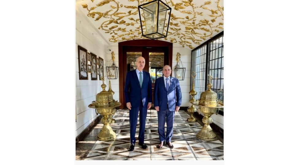 ankarada-yap-sedrinin-muavini-ile-ak-parti-sedrinin-birinci-muavini-arasinda-gorush-olub-foto
