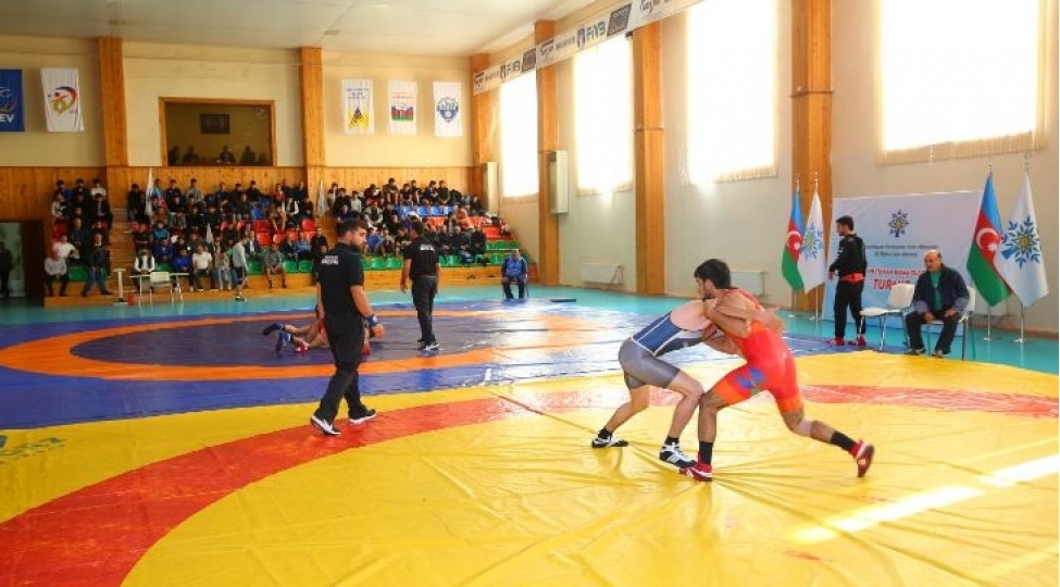 yap-in-yaradilmasinin-30-illiyine-hesr-olunmush-serbest-ve-yunan-roma-guleshi-uzre-turnire-start-verilib-foto