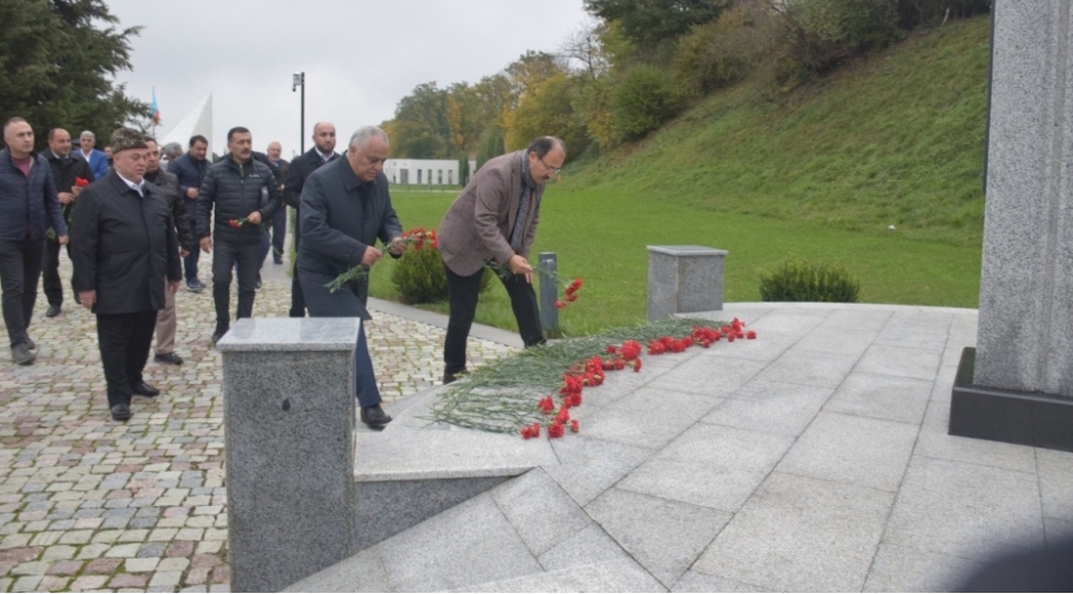 turkiye-sefiri-quba-memorial-kompleksini-ziyaret-edib
