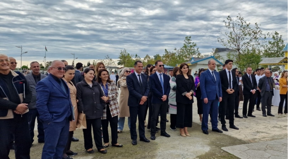 astarada-arshin-mal-alan-satish-sergi-yarmarkasi-foto