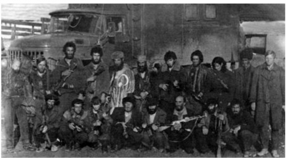 aztv-54-gun-ermeni-muhasiresinde-adli-senedli-film-chekib