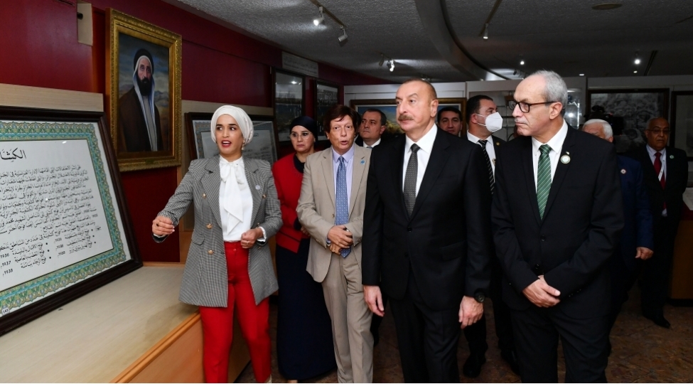 prezident-paytaxt-elcezairde-shehidler-abidesini-ve-milli-mucahidler-muzeyini-ziyaret-edib-yenilenib