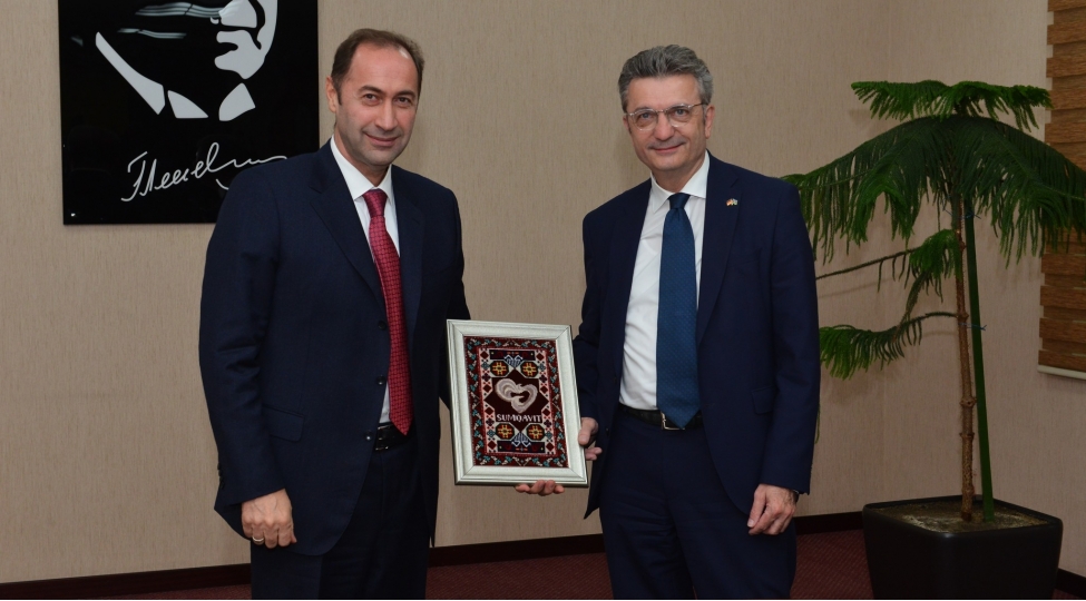 almaniyanin-azerbaycana-yeni-teyin-olunmush-sefiri-azerikimya-ib-de-foto