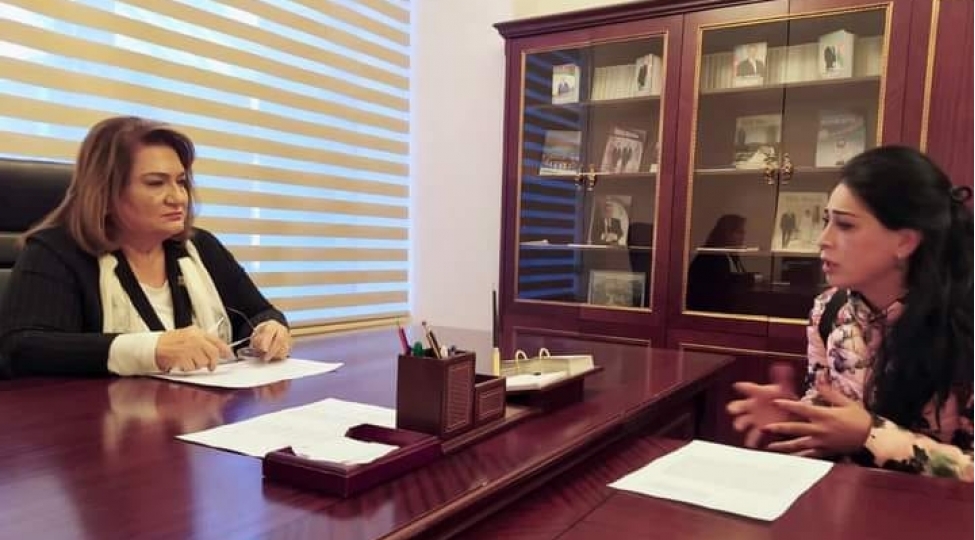 hicran-huseynova-milli-meclisin-inzibati-binasinda-vetendash-qebulu-kechirib-foto