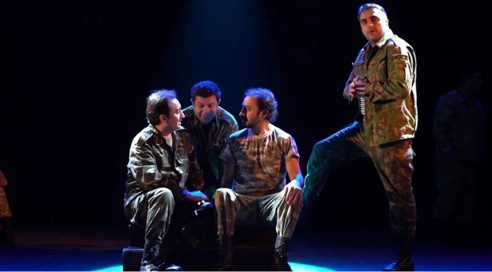 genc-tamashachilar-teatrinda-aprel-shehidine-hesr-olunmush-tamasha-numayish-etdirilecek-foto