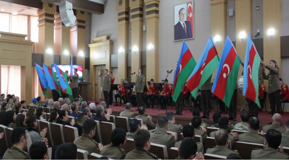 fhn-akademiyasinda-zefer-gunune-hesr-olunmush-tedbir-bash-tutub-foto-2