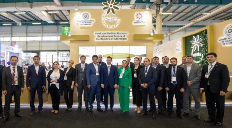 azerbaycan-sahibkarlari-turkiyede-kechirilen-sergide-ishtirak-edir-foto