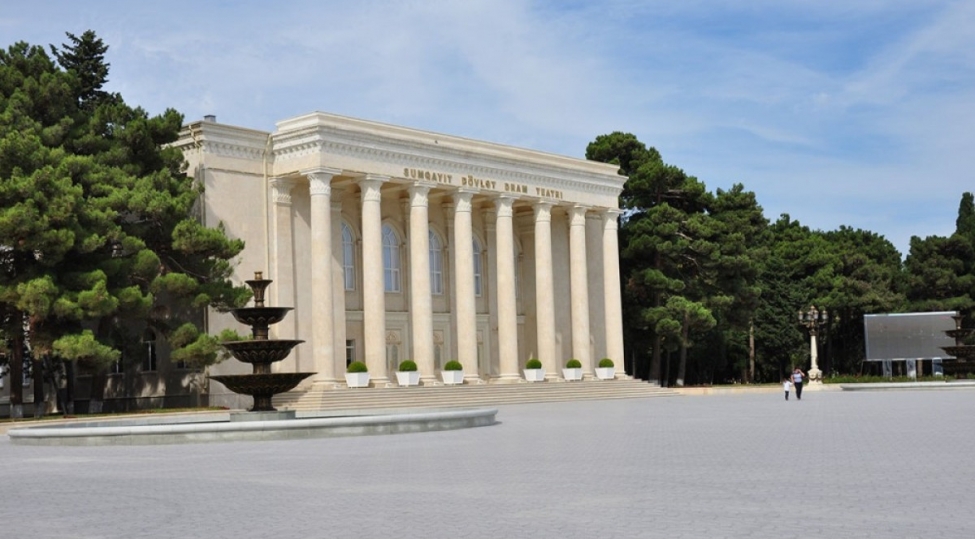 nazirlik-sumqayit-teatrinda-maashlarin-8-ay-gecikmesi-ile-bagli-yayilanlar-heqiqeti-eks-etdirmir