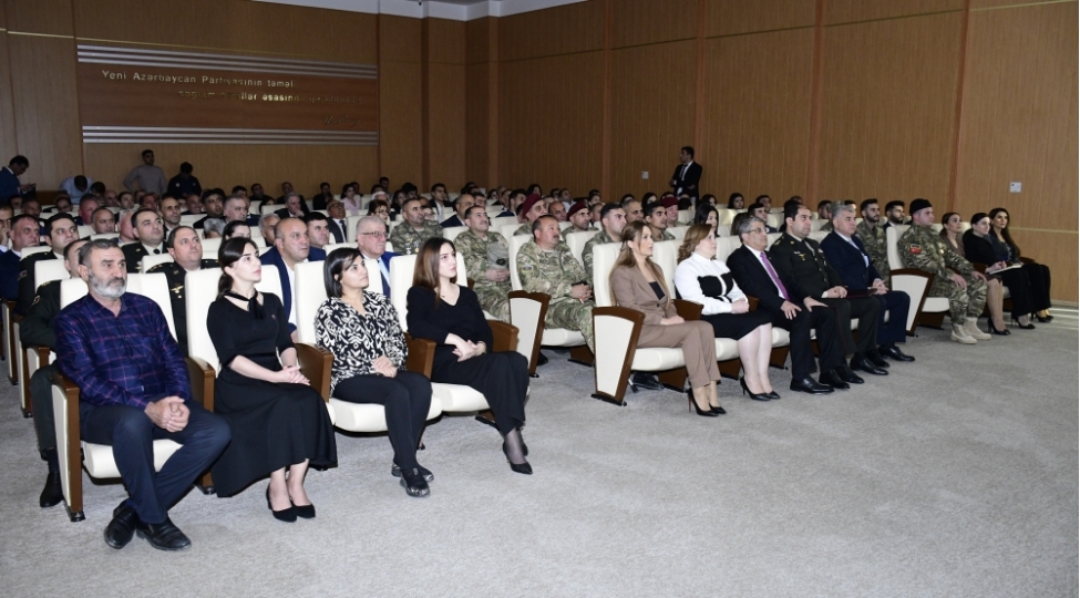 yap-bineqedi-rayon-teshkilatinda-zeferin-mubarek-veten-adli-tedbir-kechirilib-foto