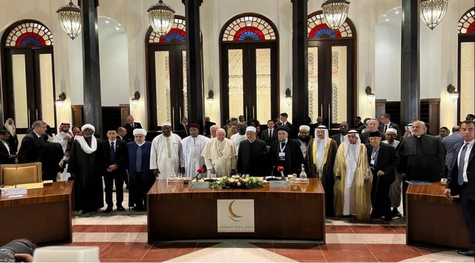 sheyxulislam-allahshukur-pashazade-behreynde-dini-liderlerin-gorushunde-ishtirak-edib-roma-papasi-ile-gorushub