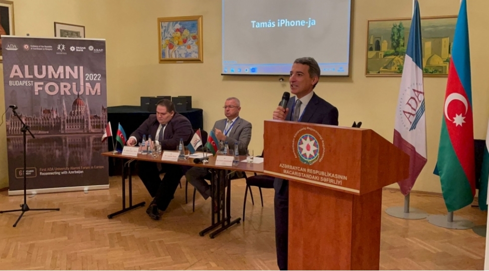 macaristanda-ada-universitetinin-mezunlarinin-birinci-forumu-ishe-bashlayib-foto