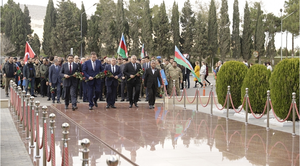 bos-shelf-shirketinin-kollektivi-zefer-gununu-qeyd-edib