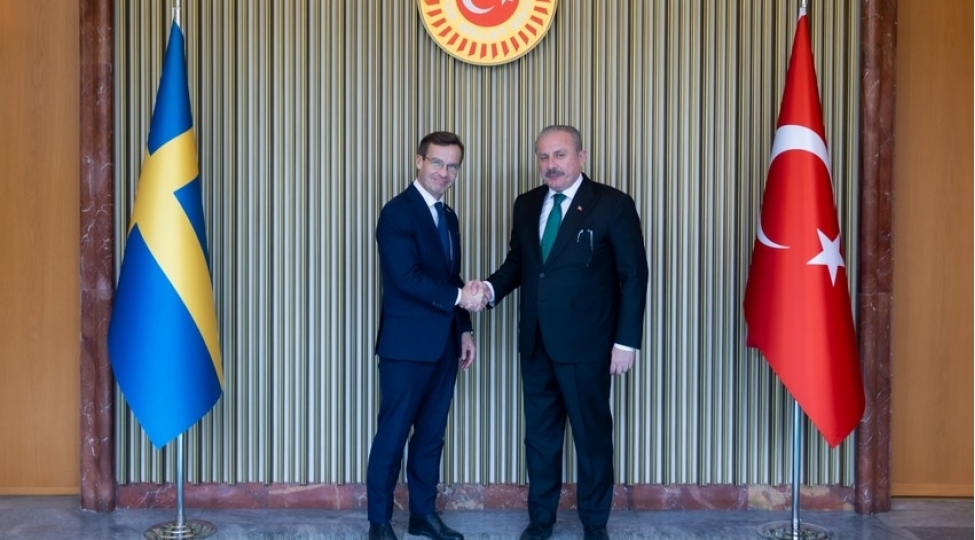 turkiye-parlamentinin-sedri-isvechin-bash-naziri-ile-gorushub