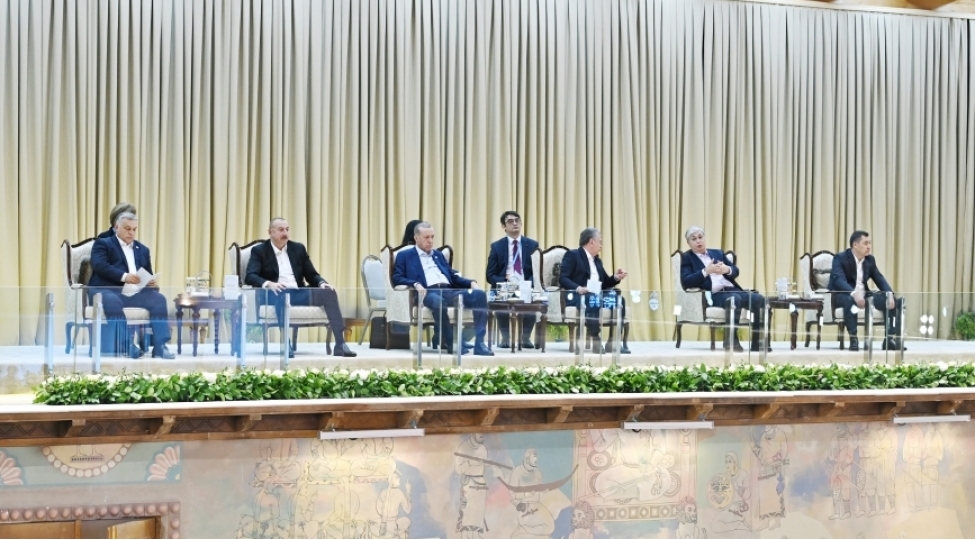 semerqenddeki-ebedi-sheher-kompleksinde-tdt-e-uzv-olkelerin-folklor-ifalarinin-teqdimati-olub-foto