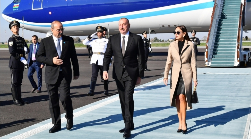 prezident-ilham-eliyev-ozbekistana-sefere-gedib