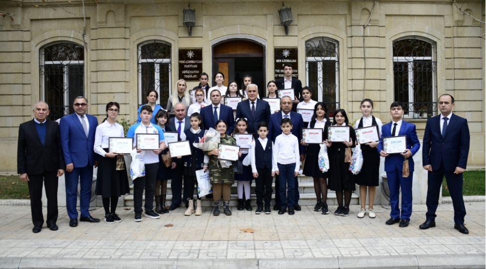 menim-uchrengli-shanli-bayragim-foto