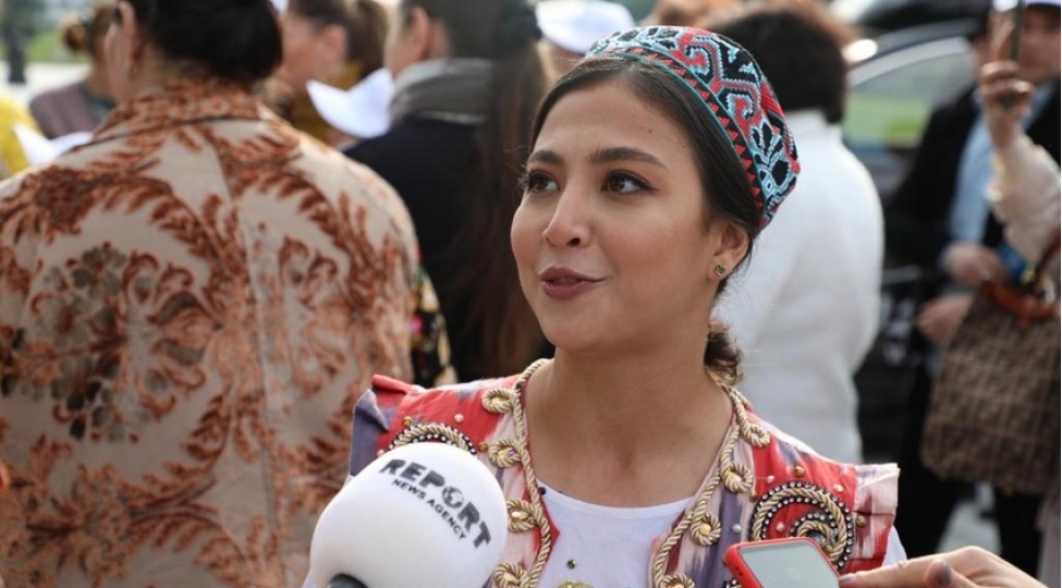 ozbek-bloqchu-baki-o-qeder-gozeldir-ki-getmek-istemirsen