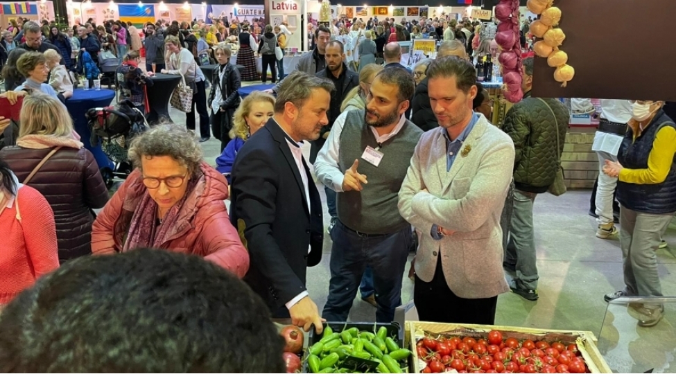 luksemburqun-bash-naziri-azerbaycan-stendini-ziyaret-edib