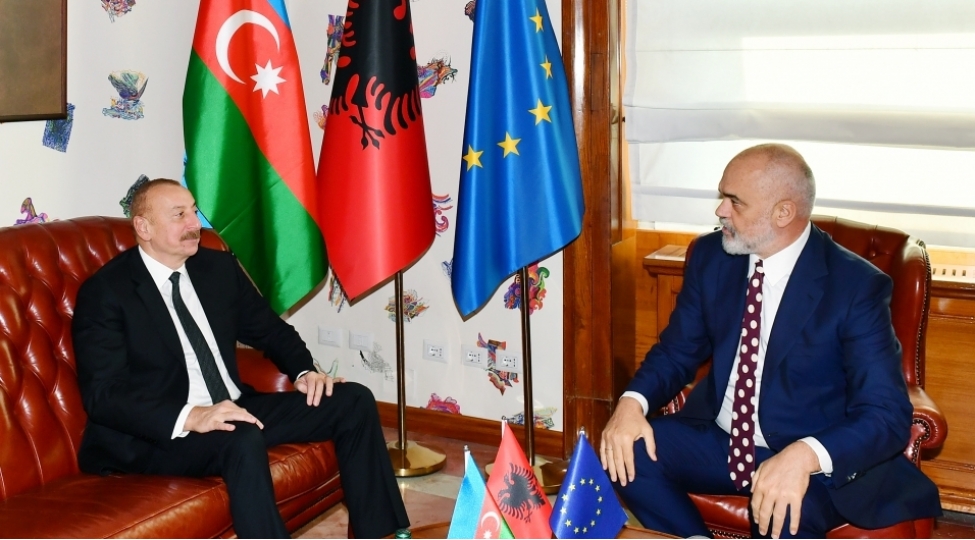 azerbaycan-prezidenti-ilham-eliyevin-albaniyanin-bash-naziri-edi-rama-ile-tekbetek-gorushu-olub-foto