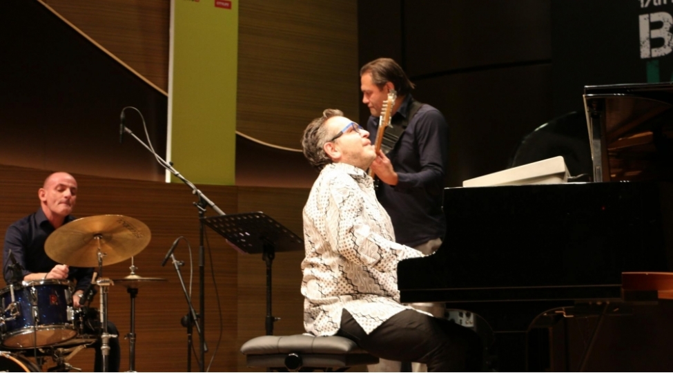 mayk-del-ferro-bakida-konsert-verib