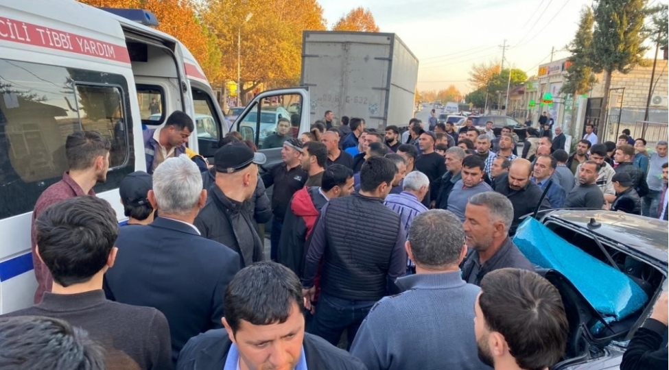 agdam-rayonunda-zencirvari-yol-qezasi-bash-verib