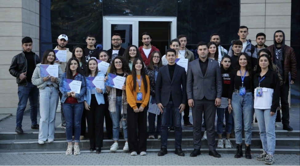 region-genclerinin-bacariqlarinin-artirilmasi-layihesinin-icrasina-bashlanilib-foto