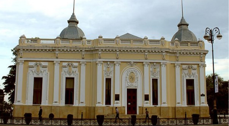 medeniyyet-nazirliyi-kukla-teatrinda-yoxlamalar-aparir-yenilenib