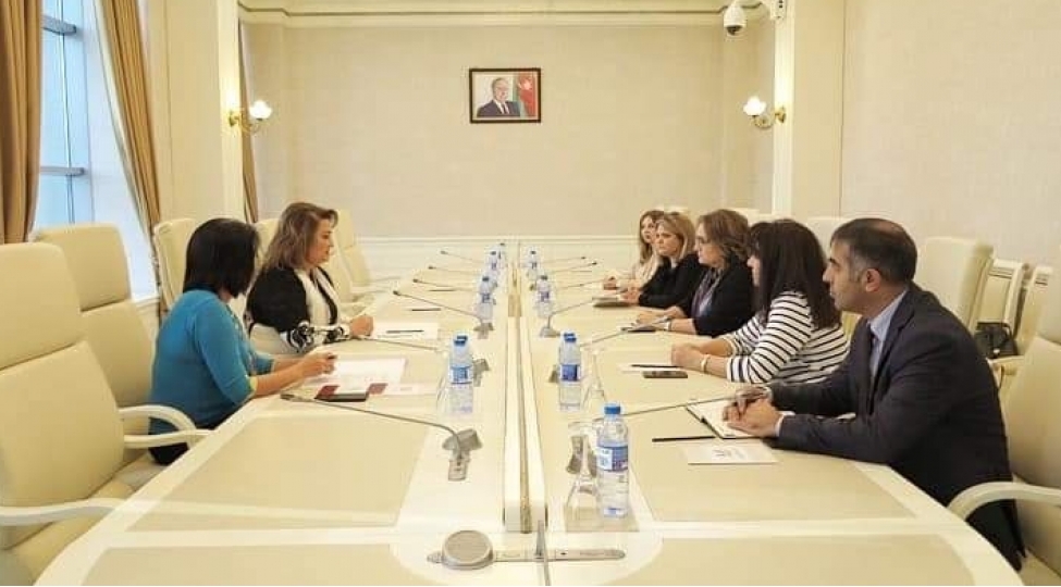 hicran-huseynova-islahatchi-qadinlar-ve-innovasiyalar-ib-sedri-ve-ictimai-feallarla-gorushub-foto