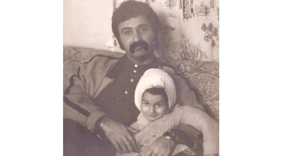 ezize-mustafazade-ve-ailesi-foto