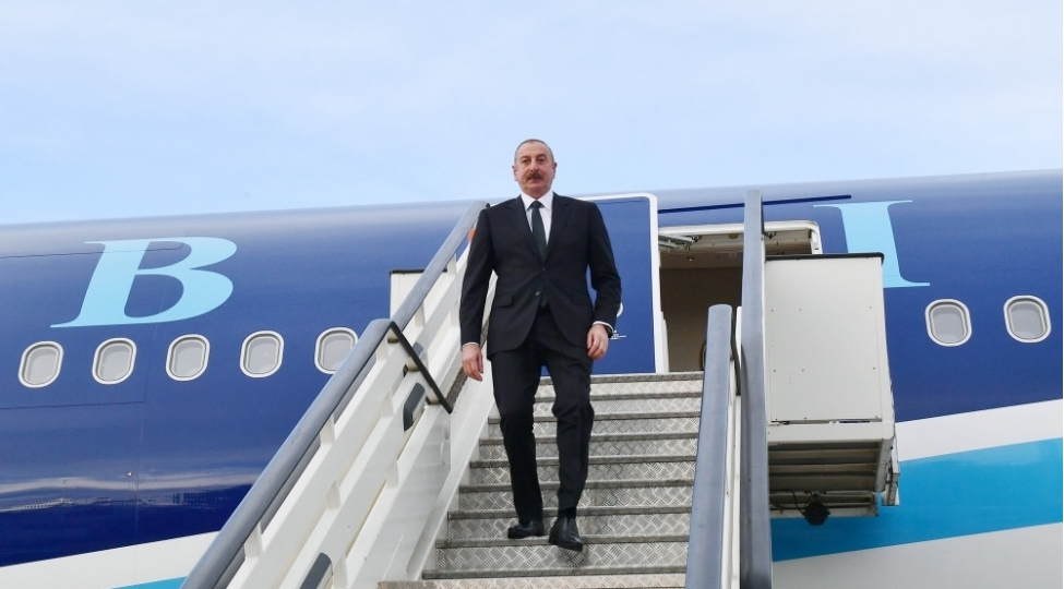 prezident-ilham-eliyev-serbiyaya-resmi-sefere-gedib-foto