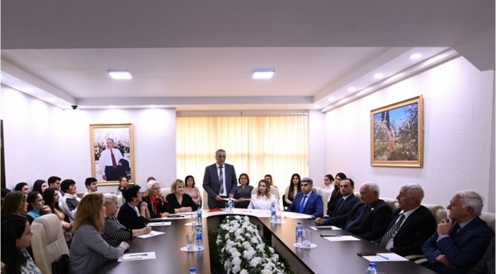 yuxari-govheraga-mescidi-senedli-filminin-teqdimat-merasimi-kechirilib