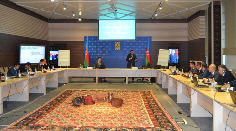 bmt-ekspertleri-prokurorluq-emekdashlarina-telim-kechib-foto